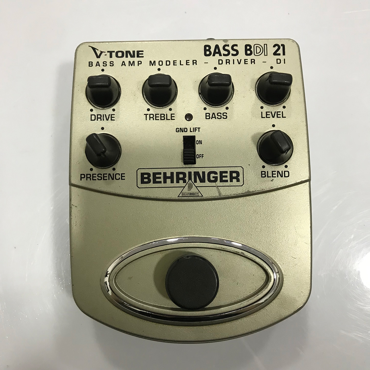 ■BEHRINGER　BDI 21ベースエフェクター BEHRINGER BDI21 - 極めてコストパフォーマンスの高いベース用